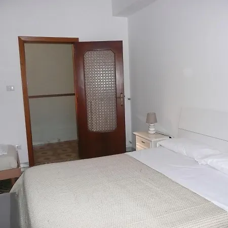 Herculis Domus Bed & Breakfast