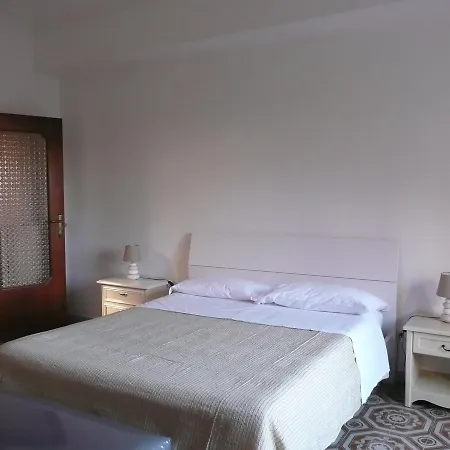 Herculis Domus Bed & Breakfast 3*