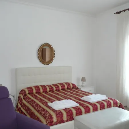 Herculis Domus Bed & Breakfast